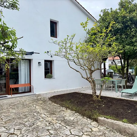 Semesterbostad Entretinas - Natural Pechón